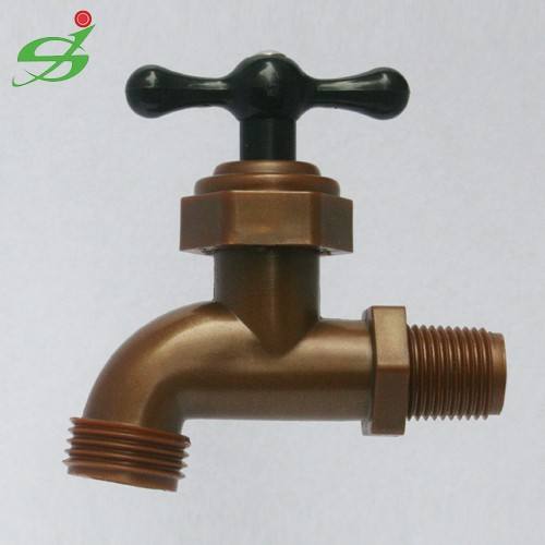 Grifo de plastico caliente en Panama